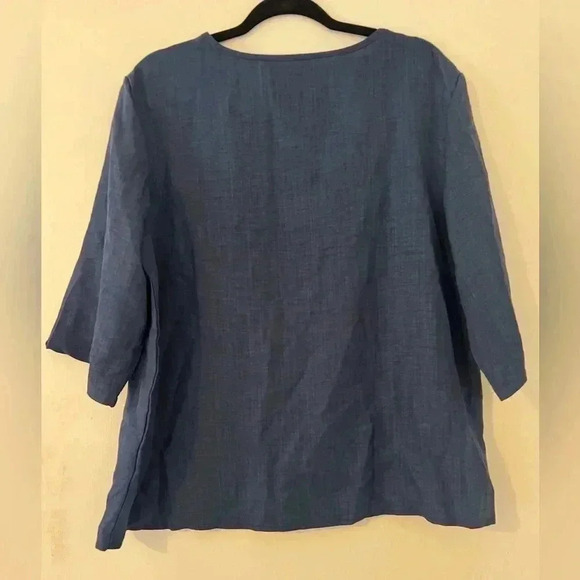 3/4 length sleeve top with beautiful button detail size XL (K109) - Picture 6 of 9